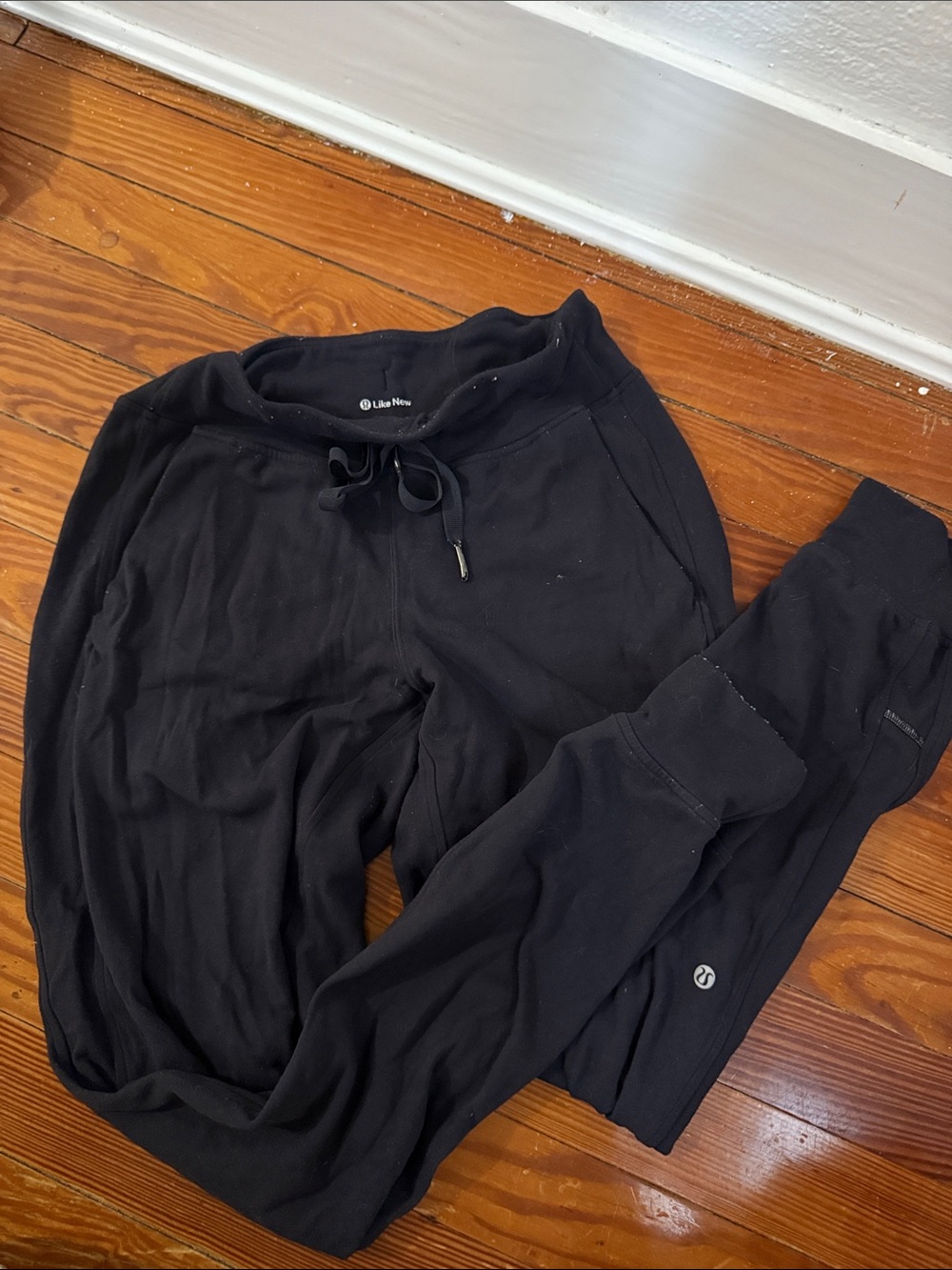 lululemon athletica Women’s Black stretchy Joggers